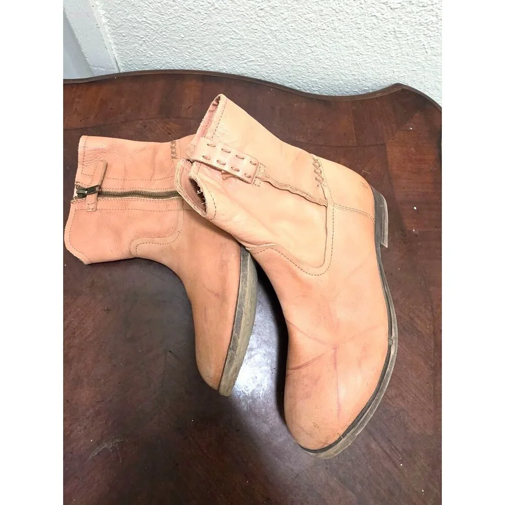 Frye Kids Tan Leather Ankle Boots With Side Zipper Closure & Braided Detail Size